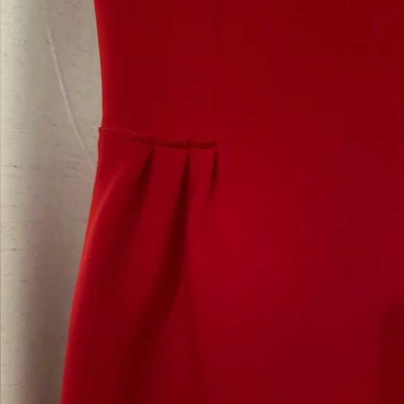 Stretchy Ponte Scalloped Perforated Neck, SleeveHem Pleated Dress in Size 10. - Picture 5 of 5